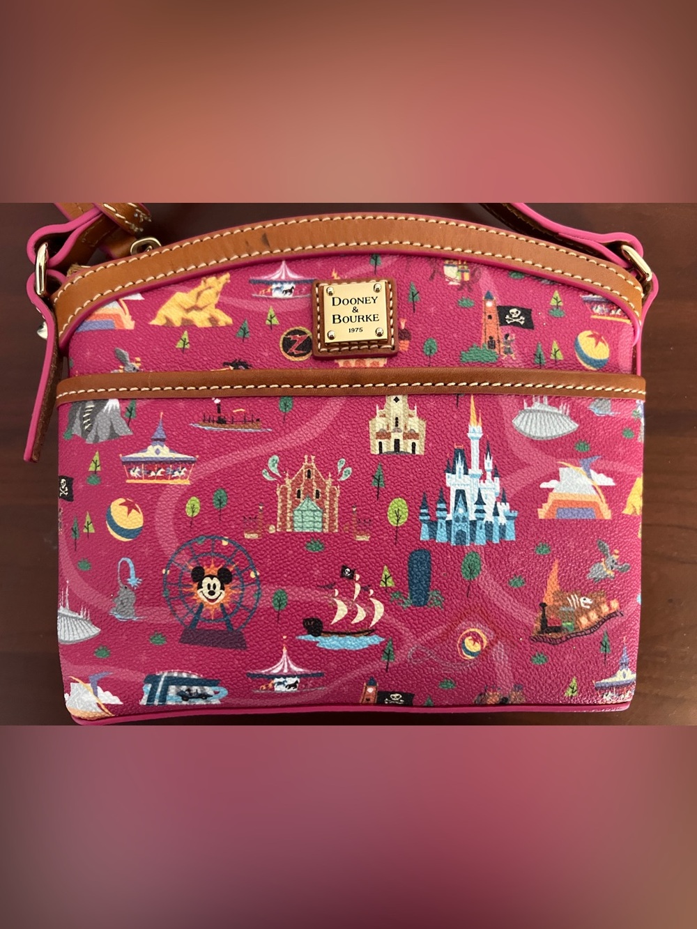Dooney & Bourke 2020 Disney “Park Life” Leather Crossbody Bag - Picture 3 of 7